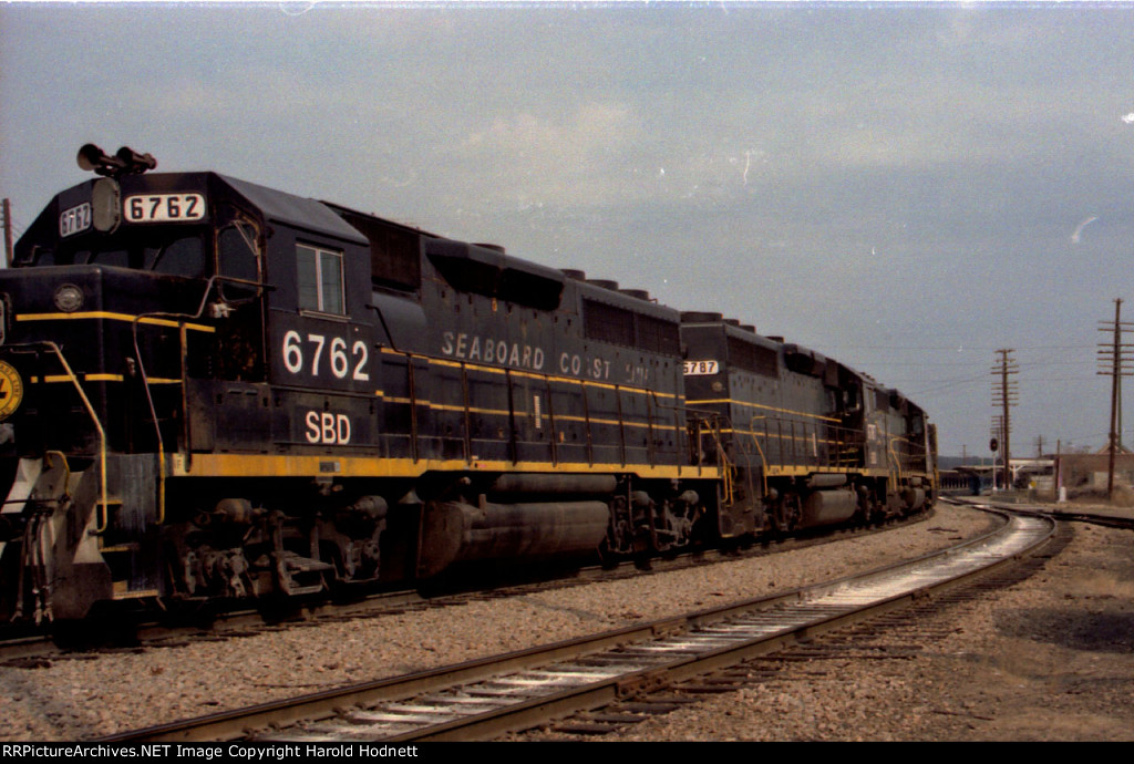 SBD 6762 on the point of a southbound train